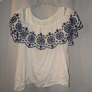 SO white cold shoulder top with navy detailing. Size M